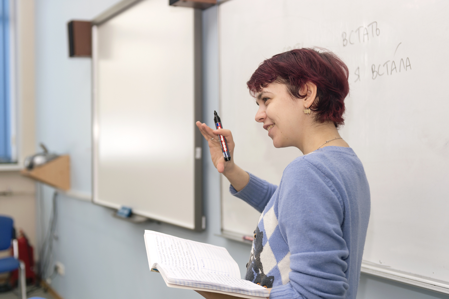 Обучаем русскому. Преподаватель русского как иностранного. Школа русского языка для иностранцев. Курсы русского языка для иностранцев. Преподавание русского языка как иностранного.